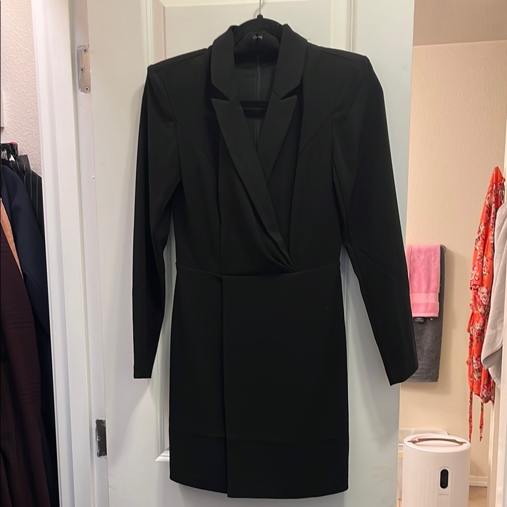 Express Black Sheath Dress Knee-Length Long Sleeve